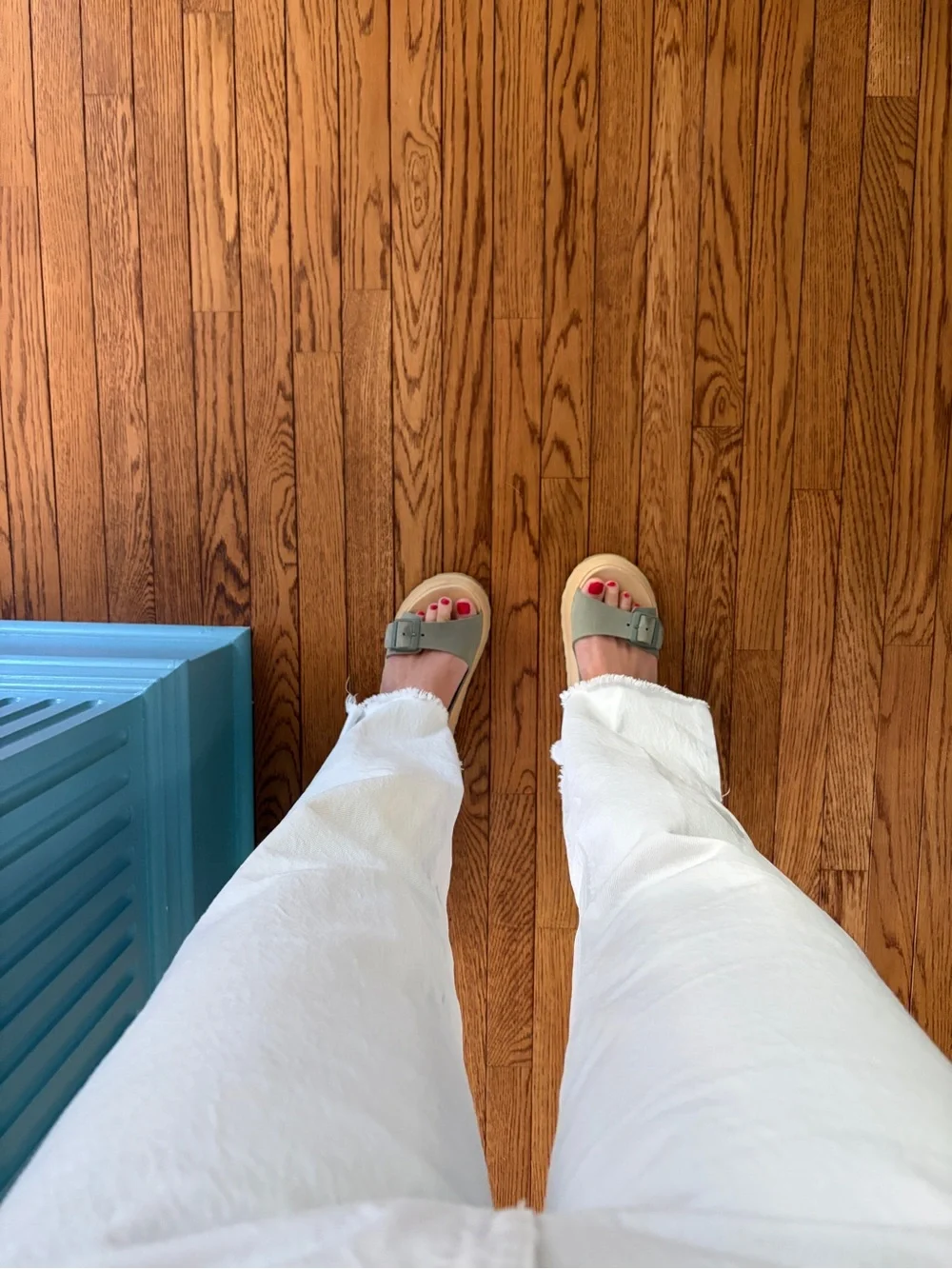 Women’s Platform Buckle Sandals in Light Gray